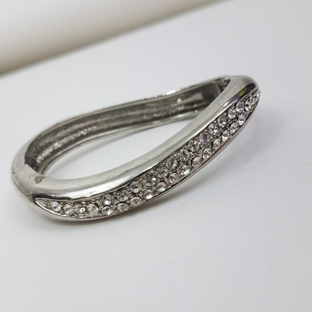 Rhinestone Swirl Cuff Ruffle Asymmetrical Silver‎